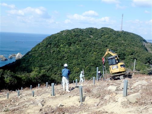 和歌山県　すさみ町太陽光発電の現場　ケンファイター