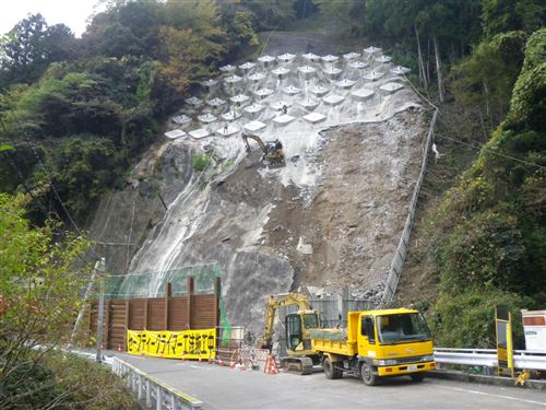セーフティークライマー工法　静岡県笹間現場